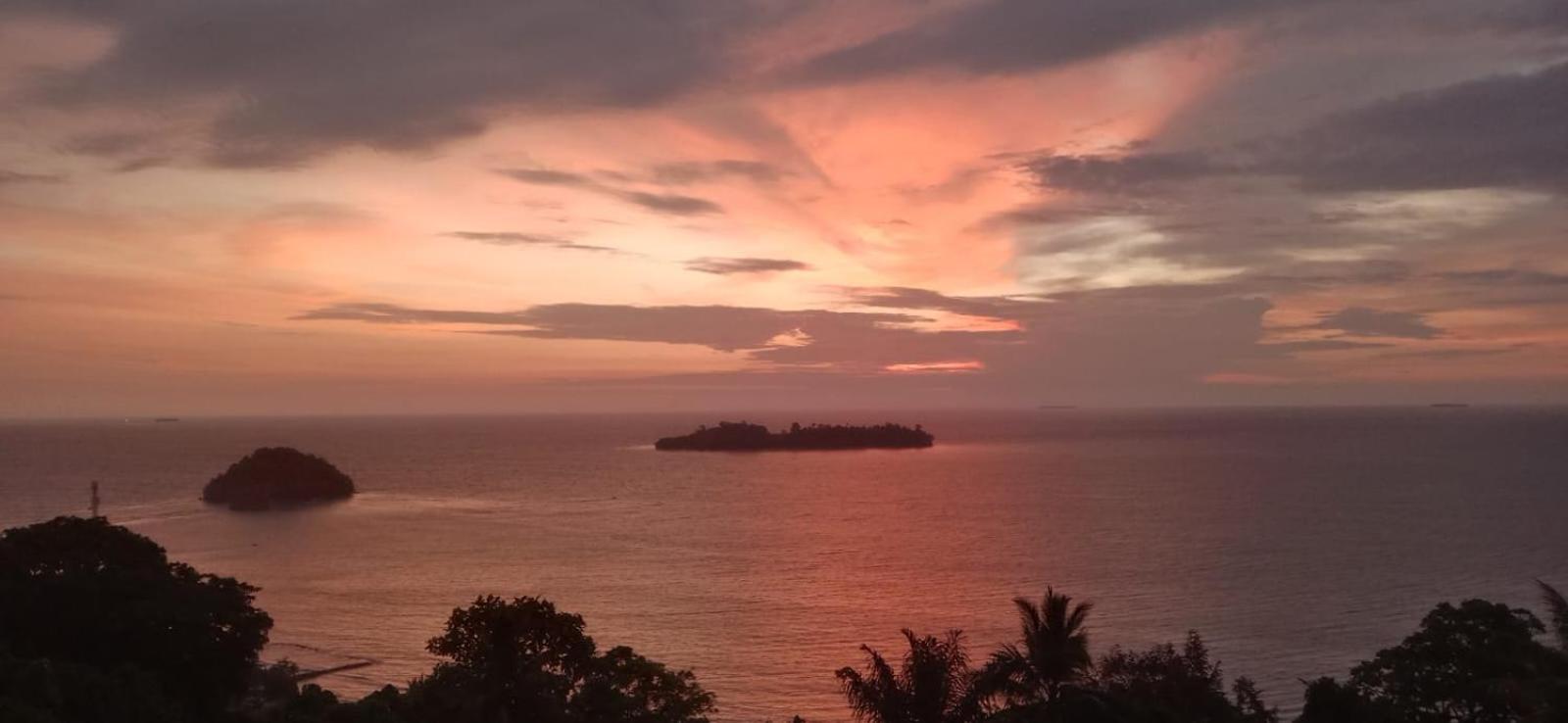 The View Padang, Amazing View, 8 Mins Mentawai Fast Ferry, Cold Beer,Close To Restaurants Padang (Sumatra) Luaran gambar