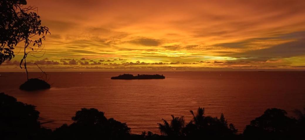 The View Padang, Amazing View, 8 Mins Mentawai Fast Ferry, Cold Beer,Close To Restaurants Padang (Sumatra) Luaran gambar